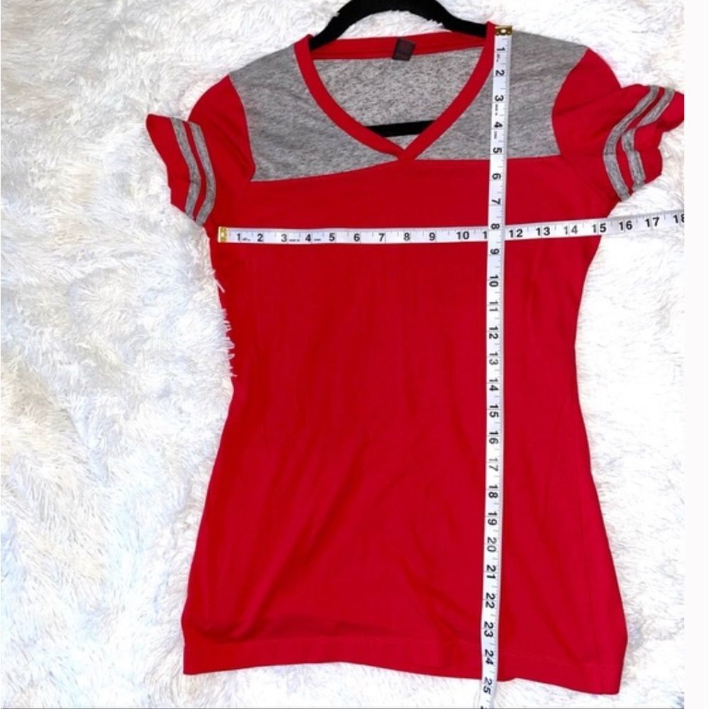 District Varsity V-Neck Tee Women’s size medium red gray short sleeve shirt @ - Picture 5 of 6